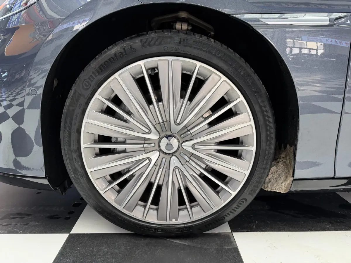 2024 Denza DenzaZ9 2.0T 207HP L4 E-CVT PHEV 38.5KWH,autocango,china used car exporter,china ev exporter,chinese used car exporter,chinese used ev exporter