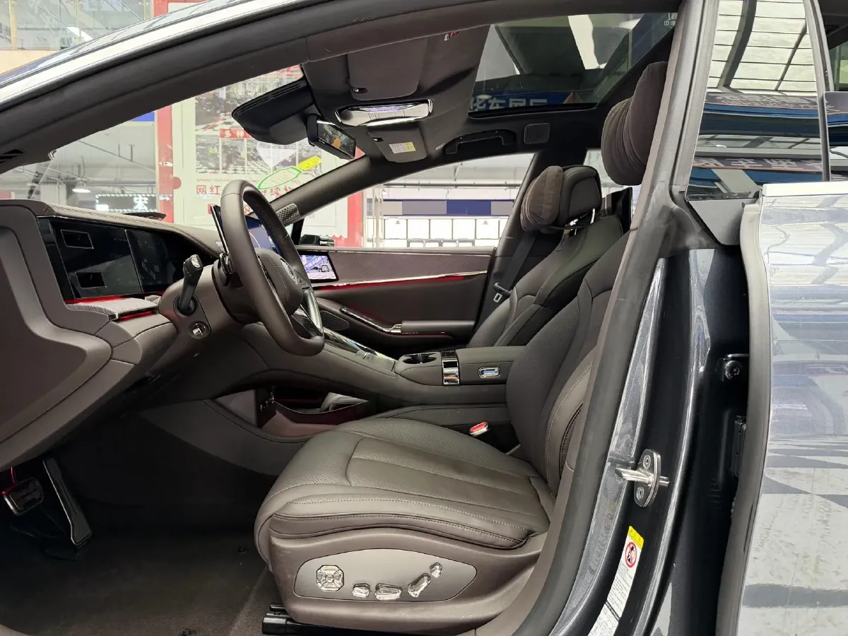 2024 Denza DenzaZ9 2.0T 207HP L4 E-CVT PHEV 38.5KWH,autocango,china used car exporter,china ev exporter,chinese used car exporter,chinese used ev exporter