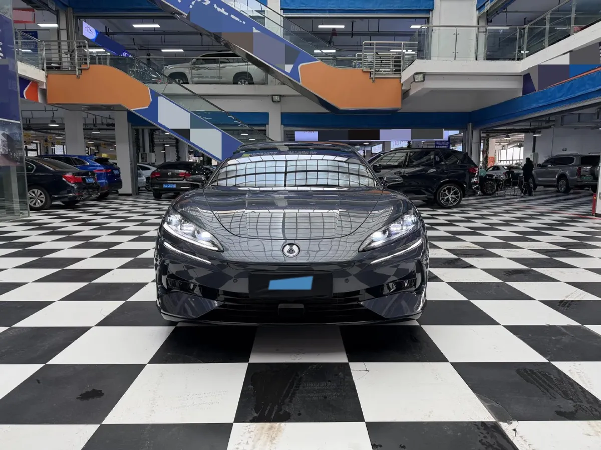 2024 Denza DenzaZ9 2.0T 207HP L4 E-CVT PHEV 38.5KWH,autocango,china used car exporter,china ev exporter,chinese used car exporter,chinese used ev exporter