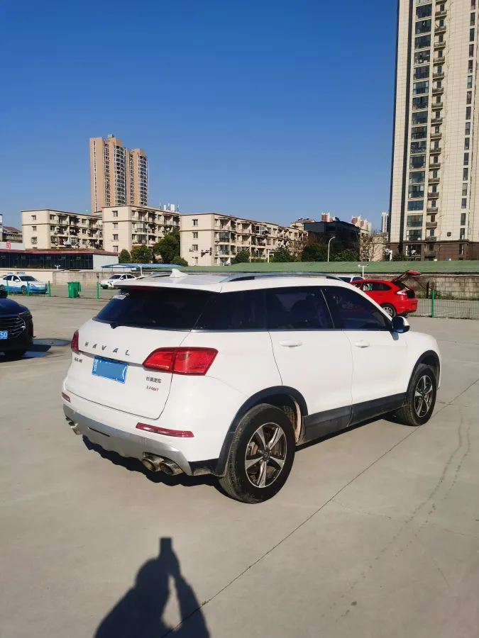 2017 Haval H6 Coupe 2.0T 197HP L4 6MT,autocango,china used car exporter,china ev exporter,chinese used car exporter,chinese used ev exporter