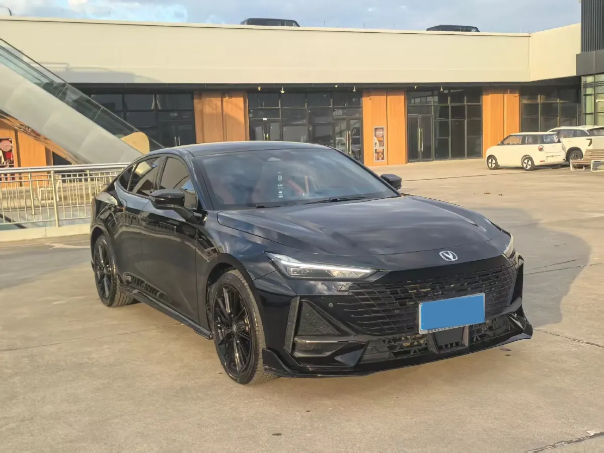 2023 ChangAn UNI-V 1.5T 188HP L4 7DCT,autocango,china used car exporter,china ev exporter,chinese used car exporter,chinese used ev exporter