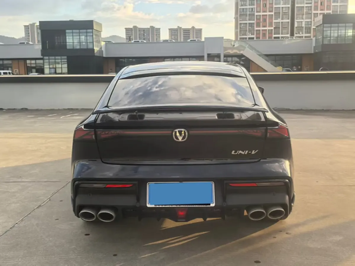 2023 ChangAn UNI-V 1.5T 188HP L4 7DCT,autocango,china used car exporter,china ev exporter,chinese used car exporter,chinese used ev exporter