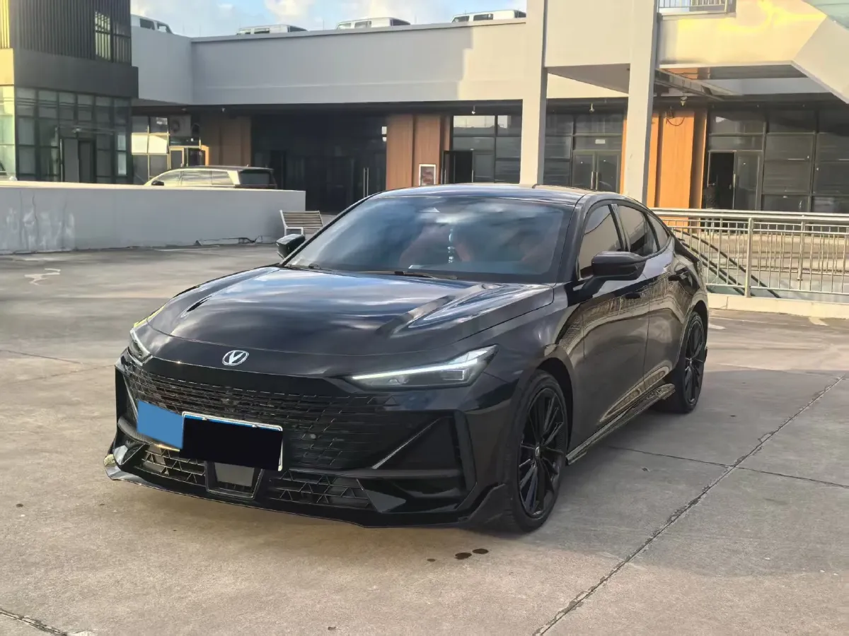 2023 ChangAn UNI-V 1.5T 188HP L4 7DCT,autocango,china used car exporter,china ev exporter,chinese used car exporter,chinese used ev exporter