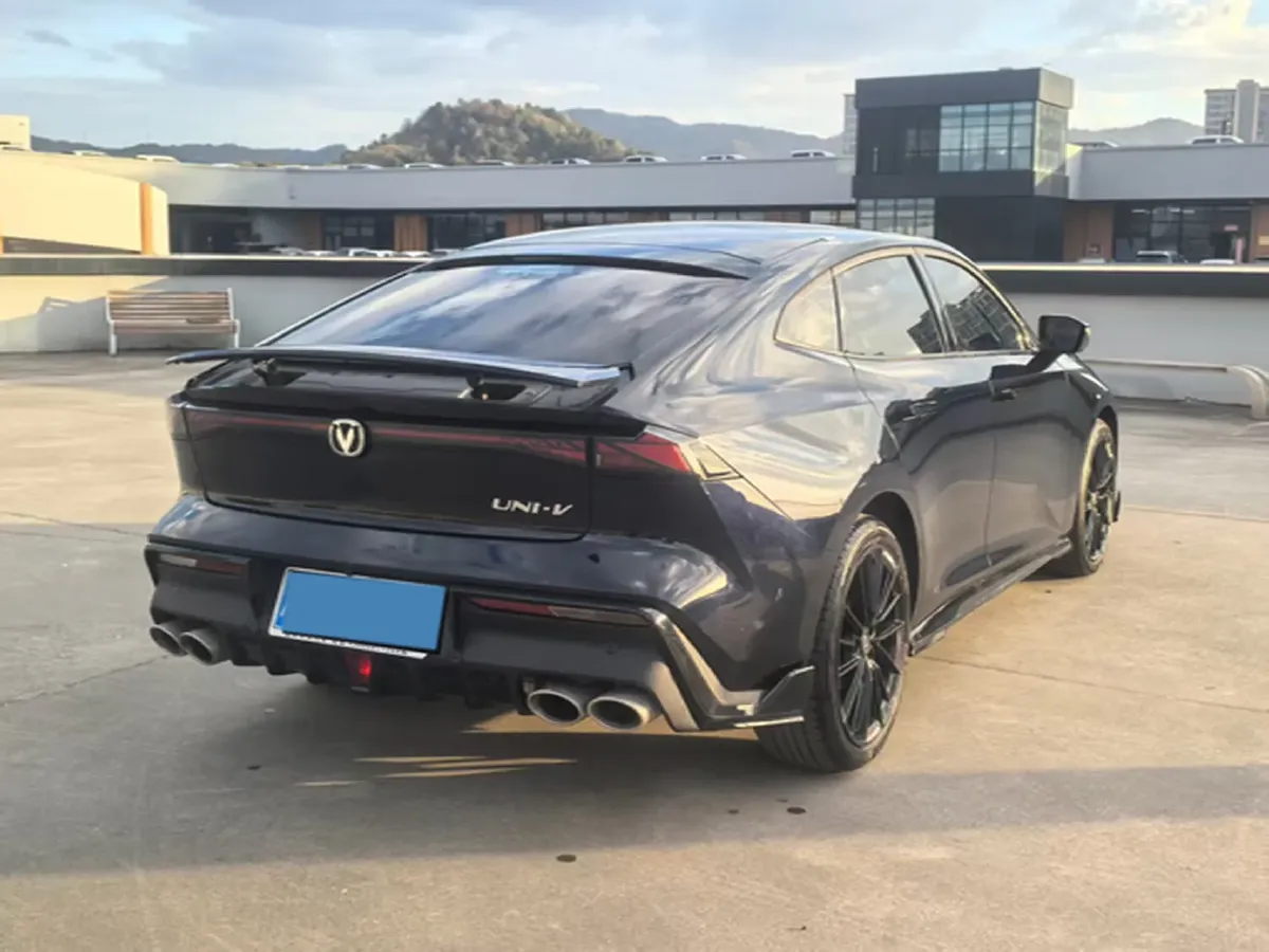 2023 ChangAn UNI-V 1.5T 188HP L4 7DCT,autocango,china used car exporter,china ev exporter,chinese used car exporter,chinese used ev exporter