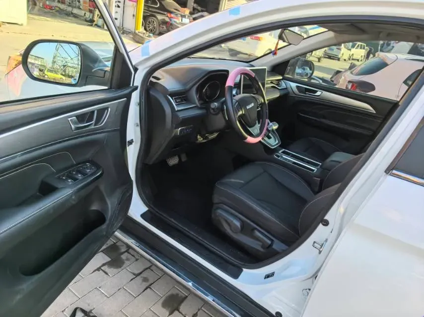 2021 Haval M6 1.5T 150HP L4 7DCT,autocango,china used car exporter,china ev exporter,chinese used car exporter,chinese used ev exporter