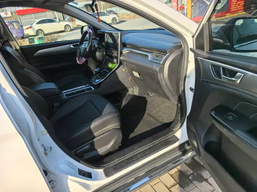 2021 Haval M6 1.5T 150HP L4 7DCT,autocango,china used car exporter,china ev exporter,chinese used car exporter,chinese used ev exporter