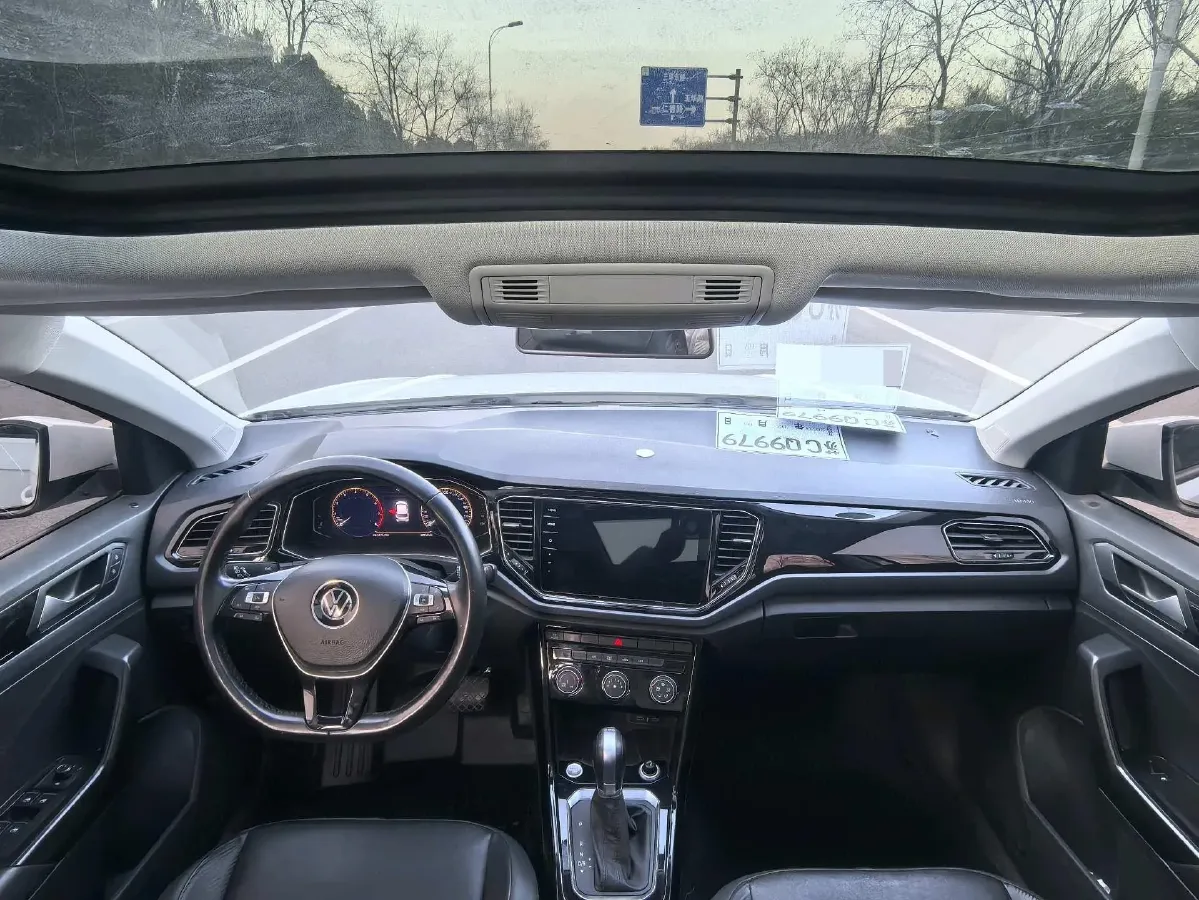 2021 Volkswagen T-Roc 1.4T 150HP L4 7DCT,autocango,china used car exporter,china ev exporter,chinese used car exporter,chinese used ev exporter