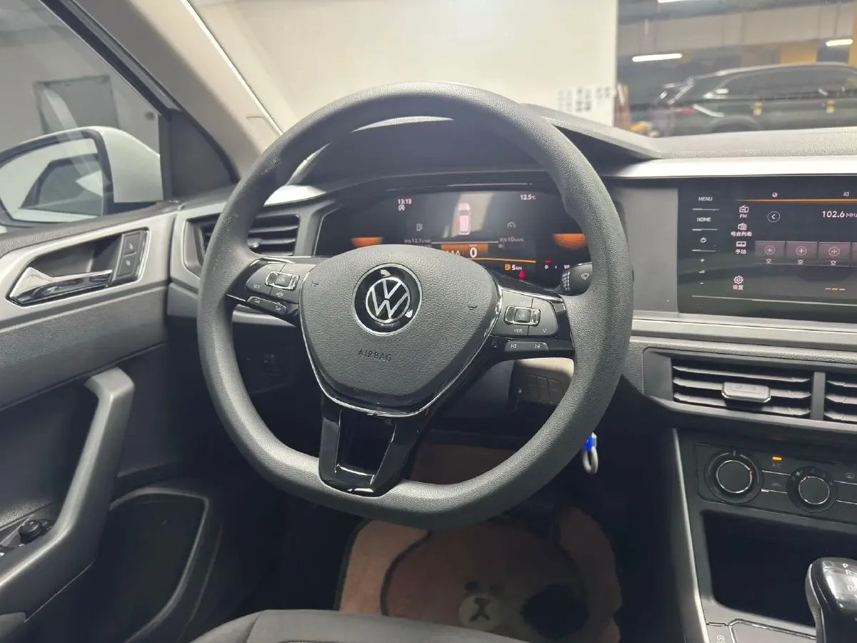 2023 Volkswagen Polo 1.5L 110HP L4 6AT,autocango,china used car exporter,china ev exporter,chinese used car exporter,chinese used ev exporter