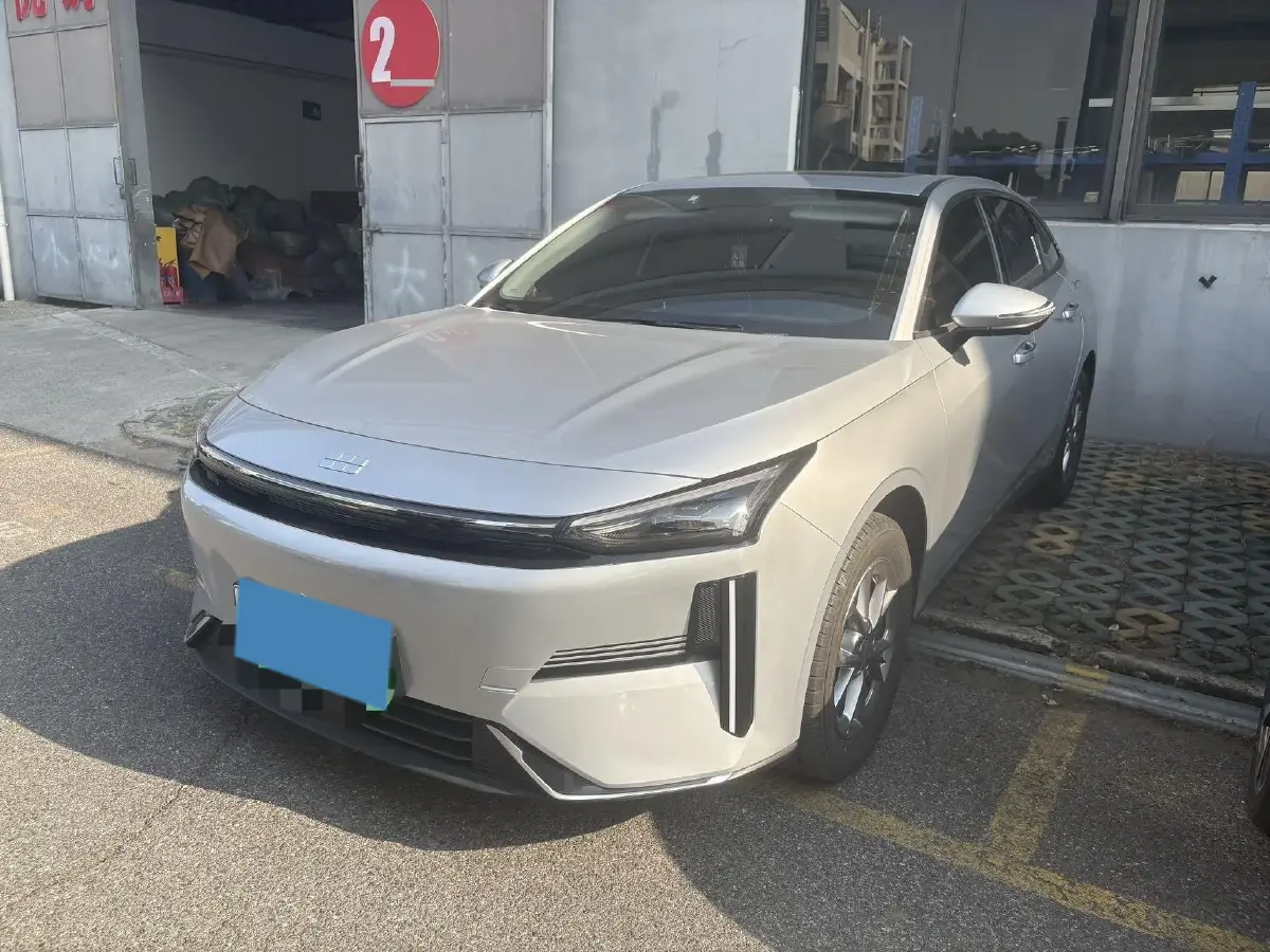 2025 Geely Galaxy L6 1.5L 112HP L4 1DHT PHEV 19.09KWH