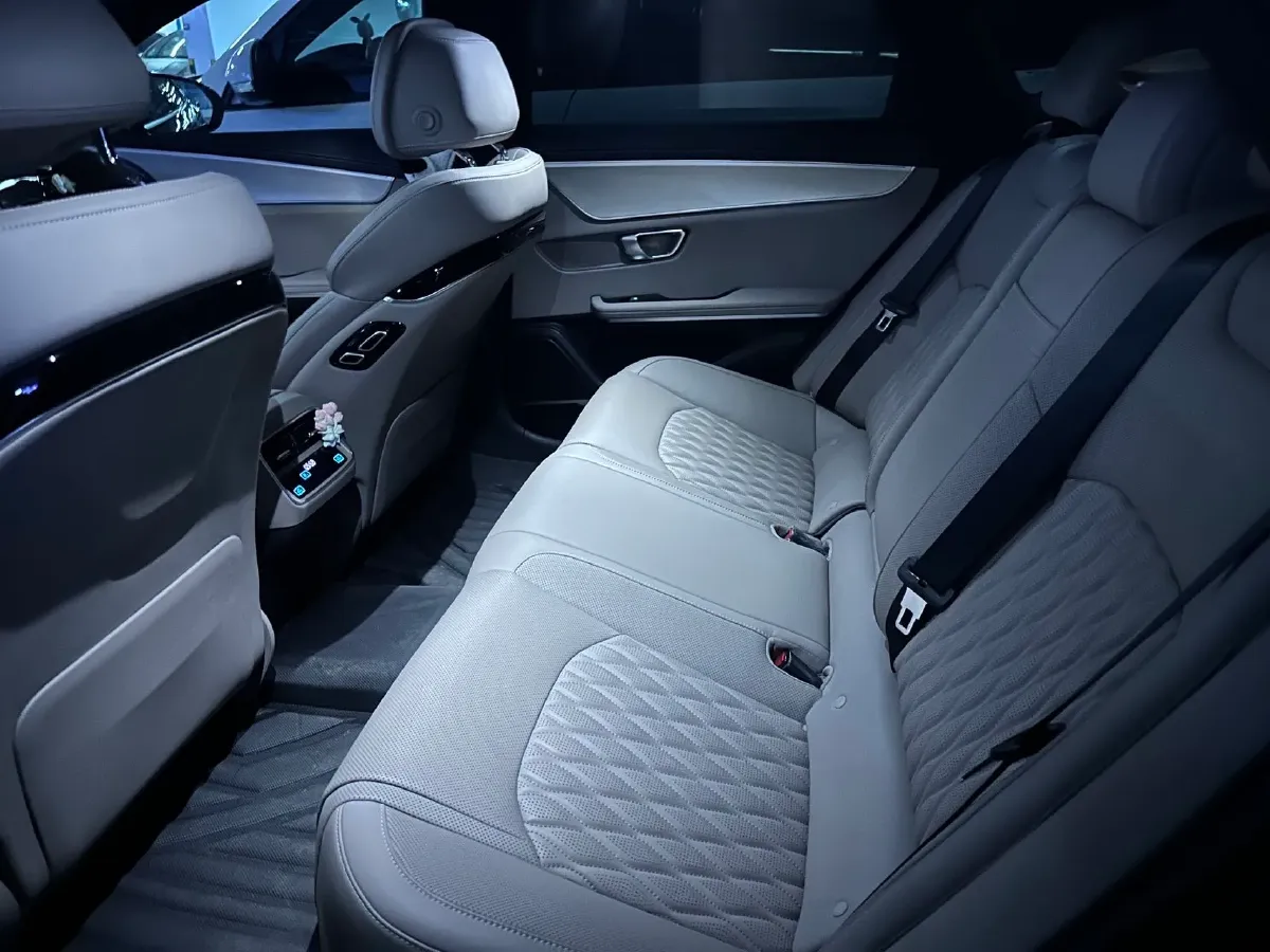 2025 BYD Han BEV 60.48KWH,autocango,china used car exporter,china ev exporter,chinese used car exporter,chinese used ev exporter