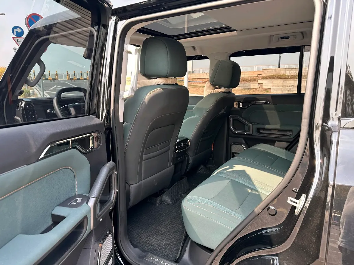 2023 Jetour Traveller 2.0T 254HP L4 7DCT,autocango,china used car exporter,china ev exporter,chinese used car exporter,chinese used ev exporter