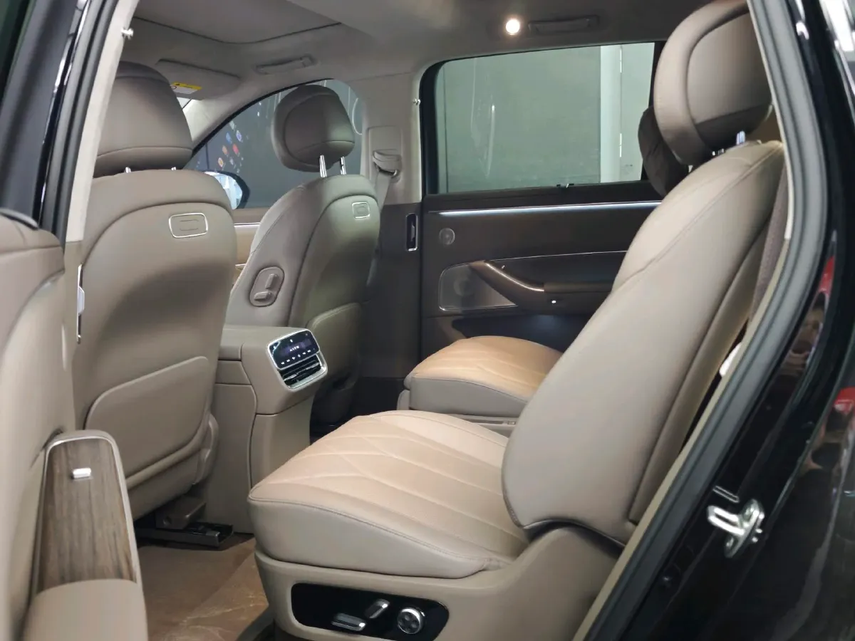 2025 AITO AITO M8 BEV,autocango,china used car exporter,china ev exporter,chinese used car exporter,chinese used ev exporter