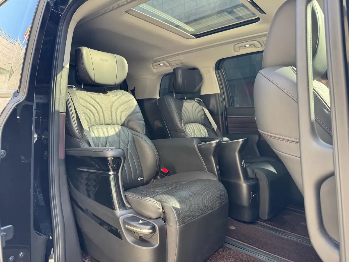 2024 GAC Trumpchi M8 2.0T 252HP L4 8AT,autocango,china used car exporter,china ev exporter,chinese used car exporter,chinese used ev exporter