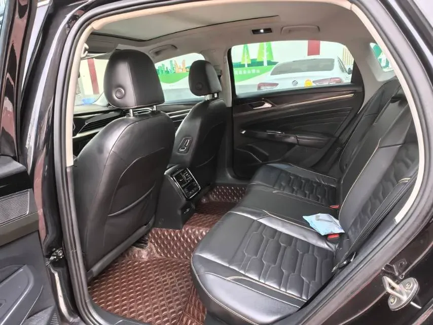 2020 Volkswagen Passat 2.0T 186HP L4 7DCT,autocango,china used car exporter,china ev exporter,chinese used car exporter,chinese used ev exporter