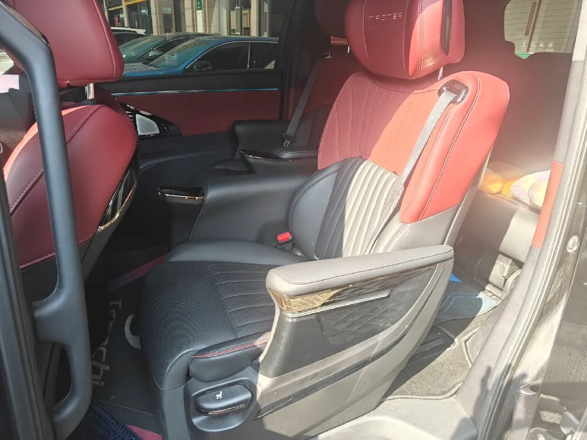 2024 GAC Trumpchi M8 2.0T 252HP L4 8AT,autocango,china used car exporter,china ev exporter,chinese used car exporter,chinese used ev exporter