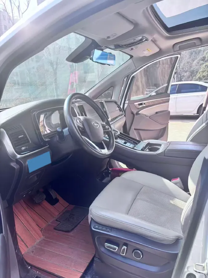 2021 GAC Trumpchi M8 2.0T 252HP L4 8AT,autocango,china used car exporter,china ev exporter,chinese used car exporter,chinese used ev exporter