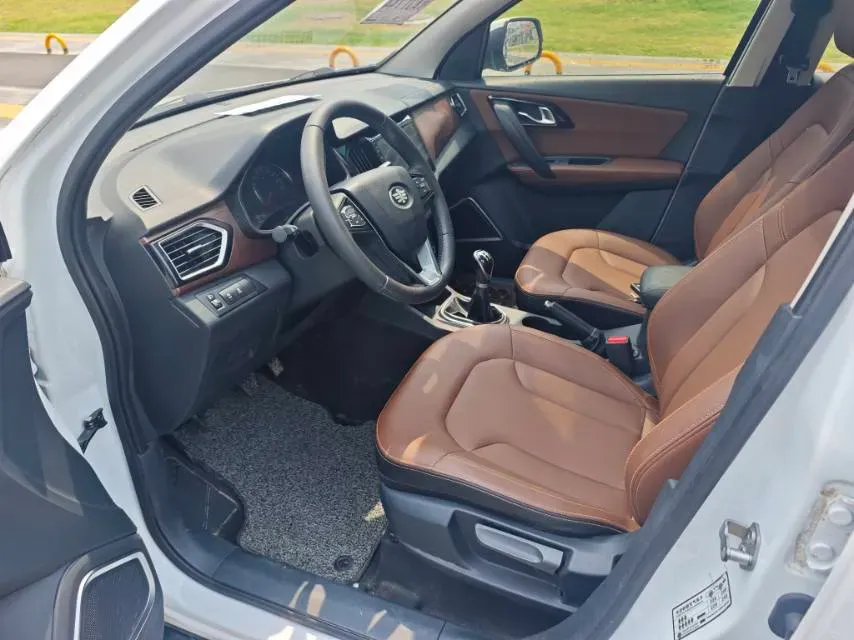 2017 FAW Senia R7 1.6L 116HP L4 5MT,autocango,china used car exporter,china ev exporter,chinese used car exporter,chinese used ev exporter