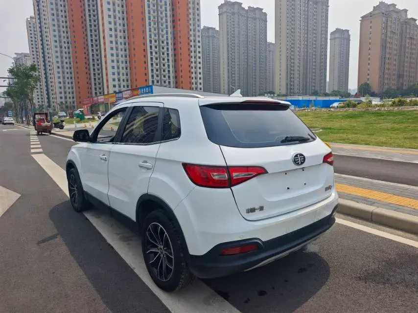 2017 FAW Senia R7 1.6L 116HP L4 5MT,autocango,china used car exporter,china ev exporter,chinese used car exporter,chinese used ev exporter
