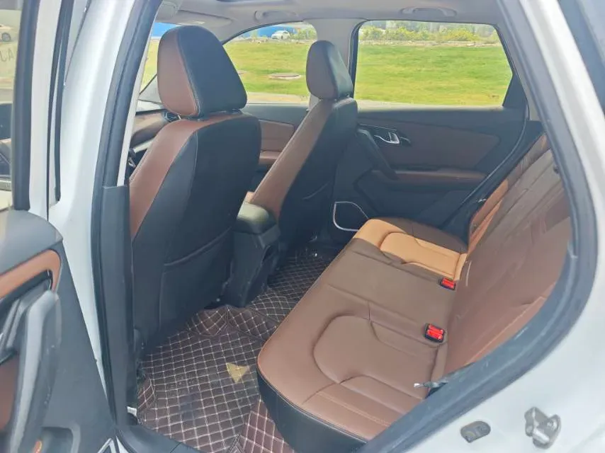 2017 FAW Senia R7 1.6L 116HP L4 5MT,autocango,china used car exporter,china ev exporter,chinese used car exporter,chinese used ev exporter