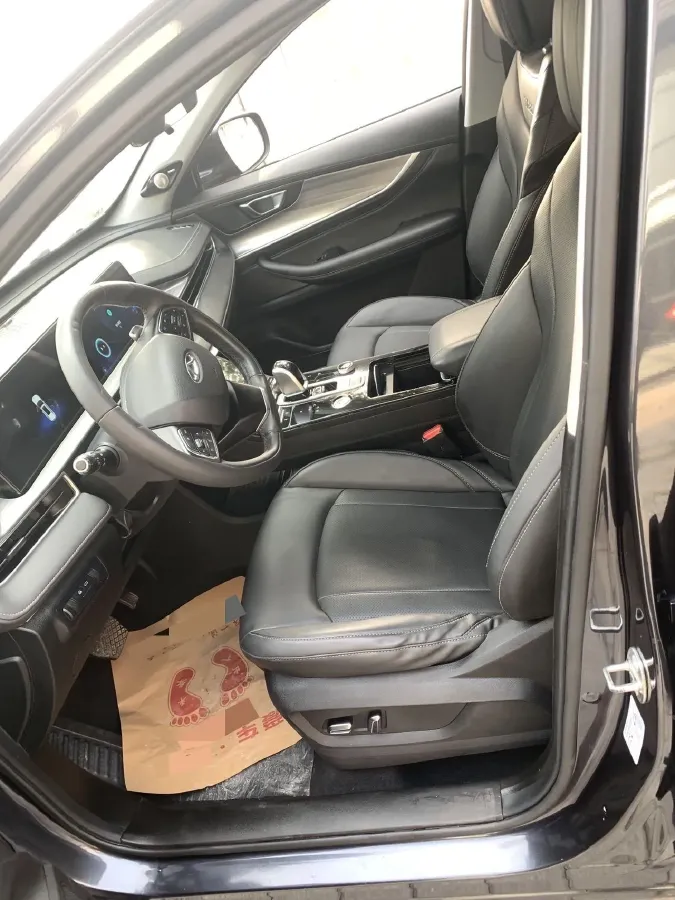 2021 Chery Tiggo 8 Plus 1.6T 197HP L4 7DCT,autocango,china used car exporter,china ev exporter,chinese used car exporter,chinese used ev exporter