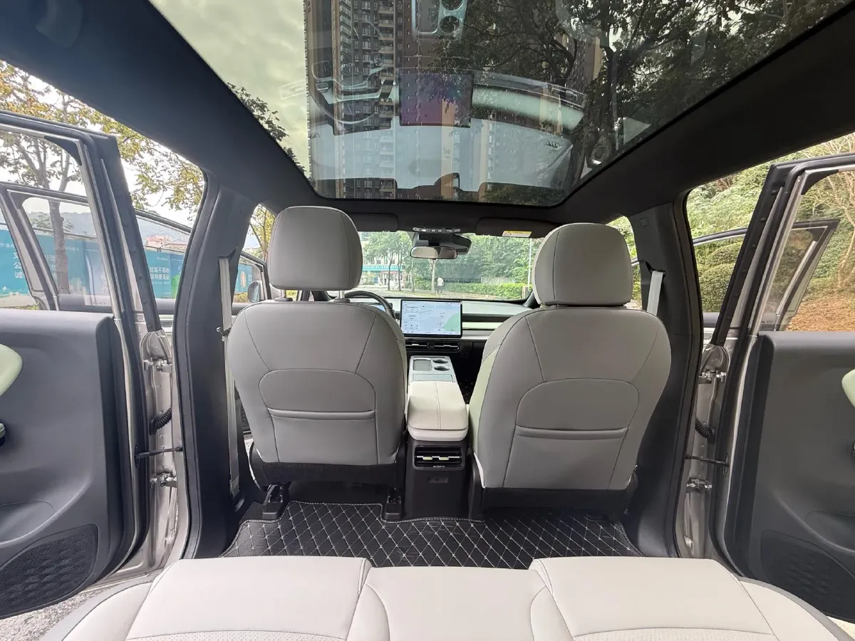 2022 Geely Okavango 1.8T 184HP L4 7DCT,autocango,china used car exporter,china ev exporter,chinese used car exporter,chinese used ev exporter