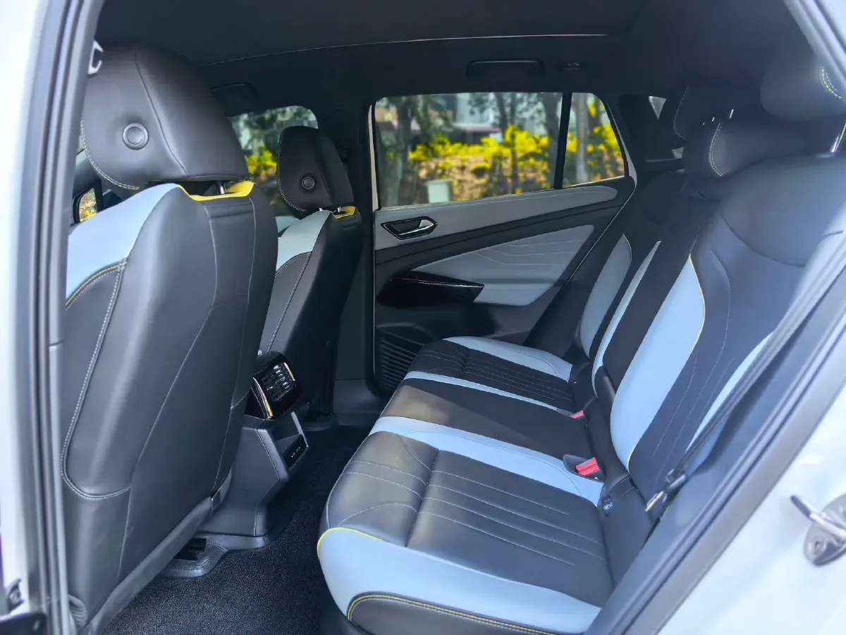 2025 Volkswagen ID.4 X BEV 52.8KWH,autocango,china used car exporter,china ev exporter,chinese used car exporter,chinese used ev exporter