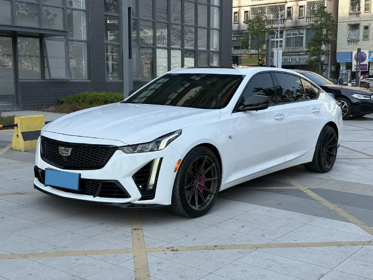 2021 Cadillac CT5 2.0T 237HP L4 10AT