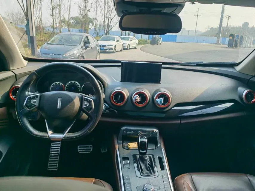 2017 WEY VV7 2.0T 234HP L4 7DCT,autocango,china used car exporter,china ev exporter,chinese used car exporter,chinese used ev exporter