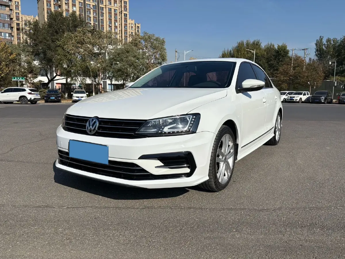 2018 Volkswagen Sagitar 1.4T 150HP L4 7DCT