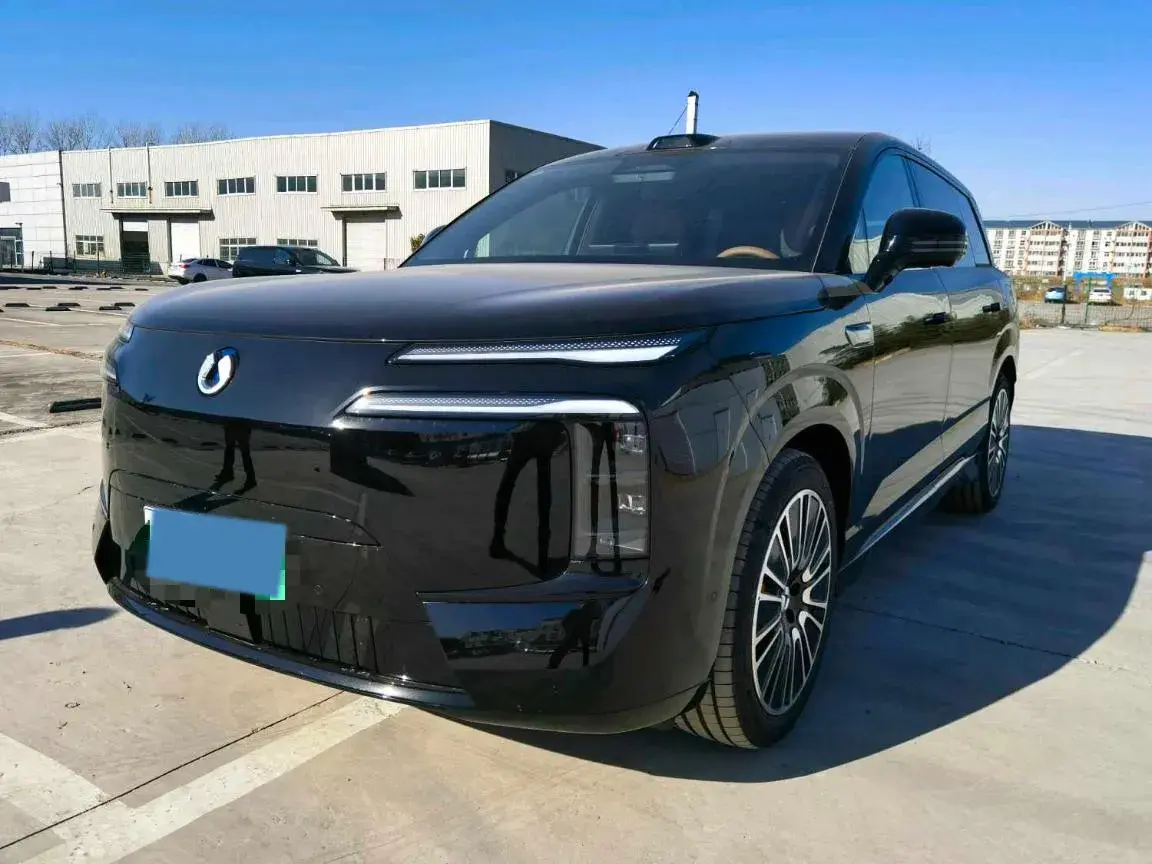 2025 Denza DenzaN8L 2.0T 207HP L4 E-CVT PHEV