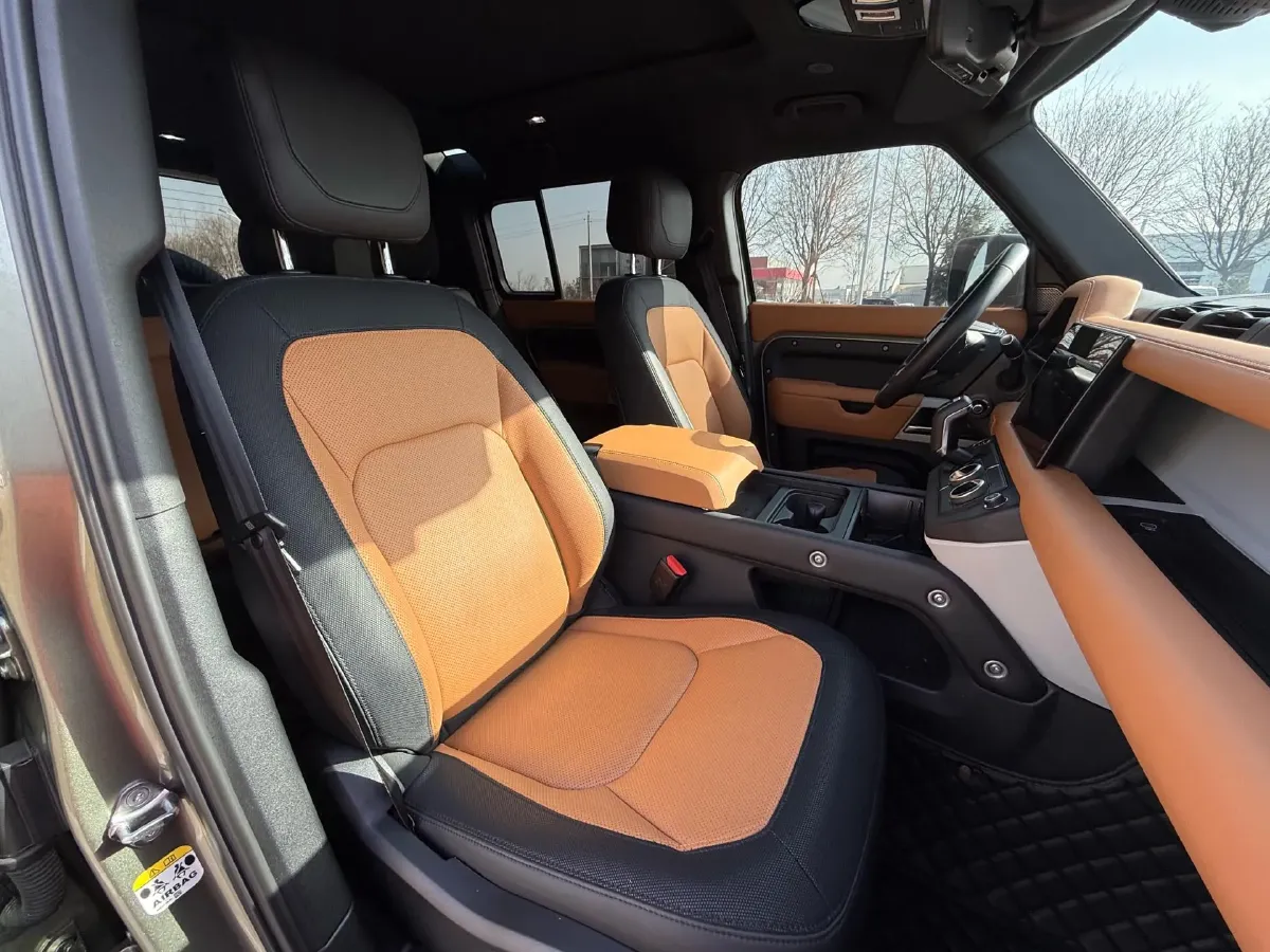 2024 Land Rover Defender 3.0T 400HP L6 8AT,autocango,china used car exporter,china ev exporter,chinese used car exporter,chinese used ev exporter