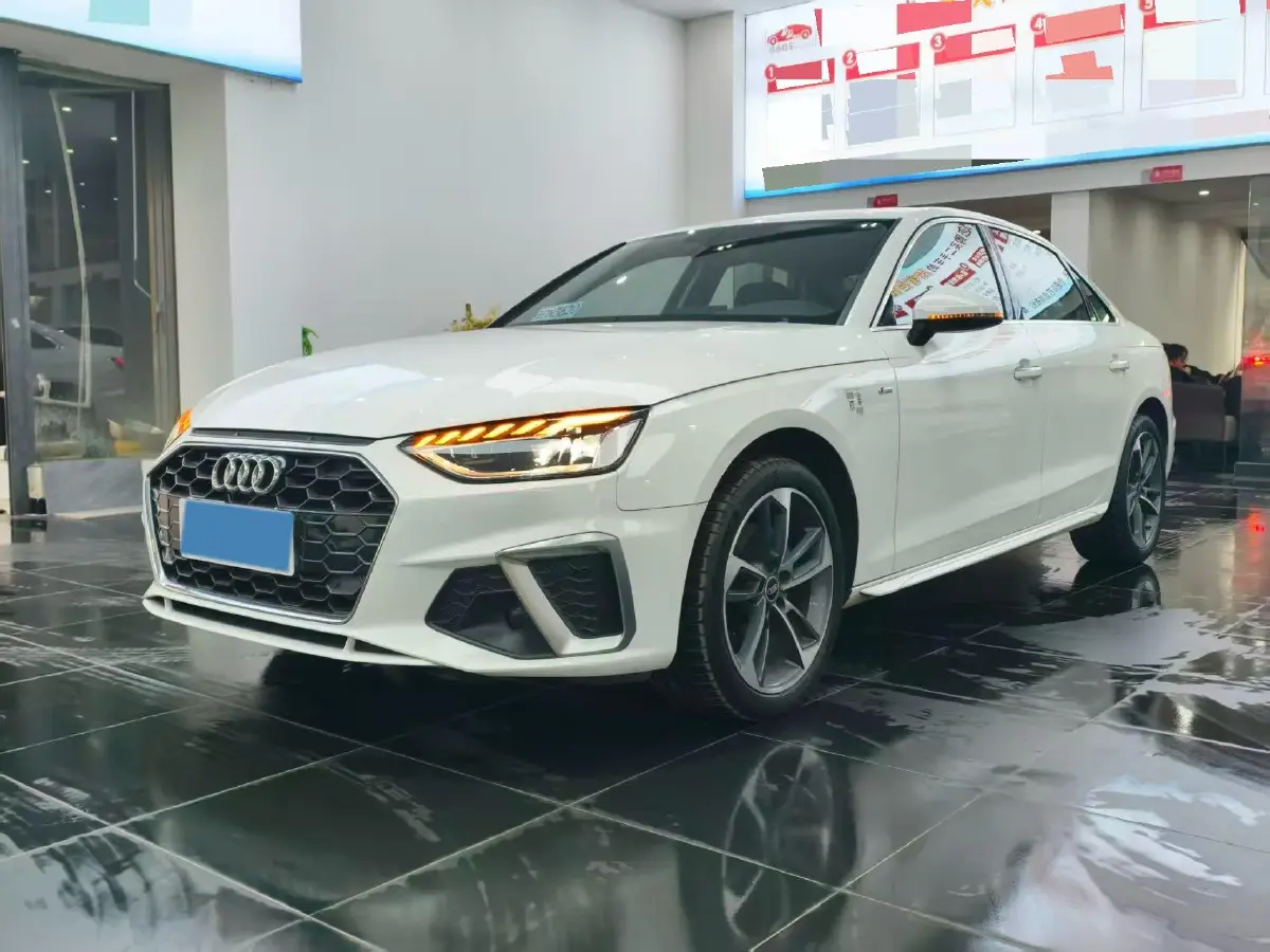 2023 Audi A4L 2.0T 190HP L4 7DCT