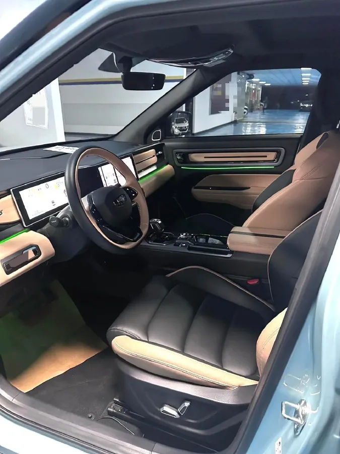 2023 Geely ICON 1.5T 181HP L4 7DCT,autocango,china used car exporter,china ev exporter,chinese used car exporter,chinese used ev exporter