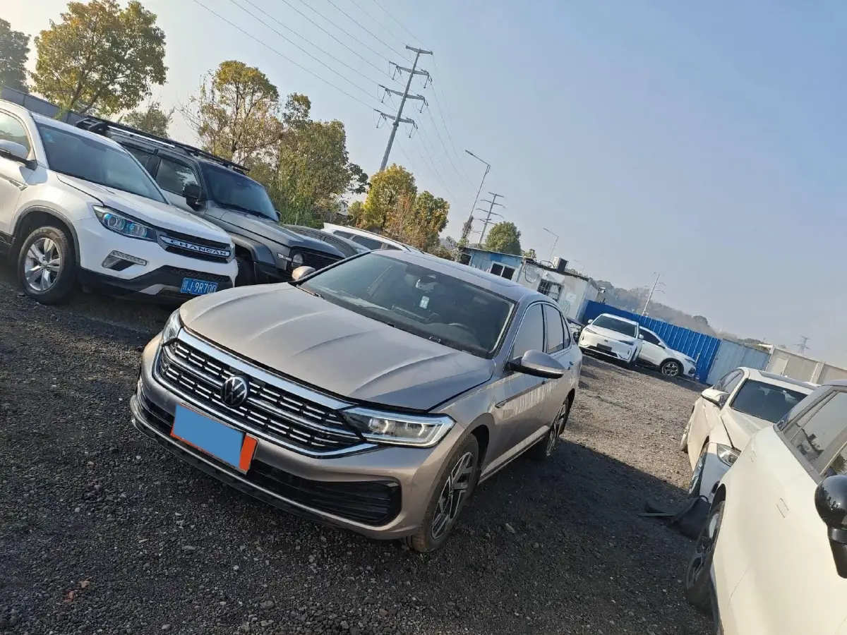 2023 Volkswagen Sagitar 1.5T 160HP L4 7DCT