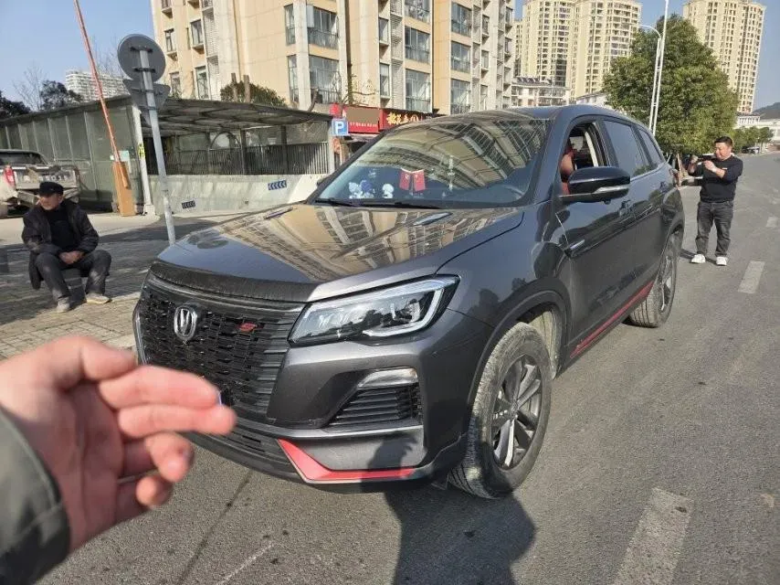 2022 ChangAn CS75 1.5T 180HP L4 6MT,autocango,china used car exporter,china ev exporter,chinese used car exporter,chinese used ev exporter