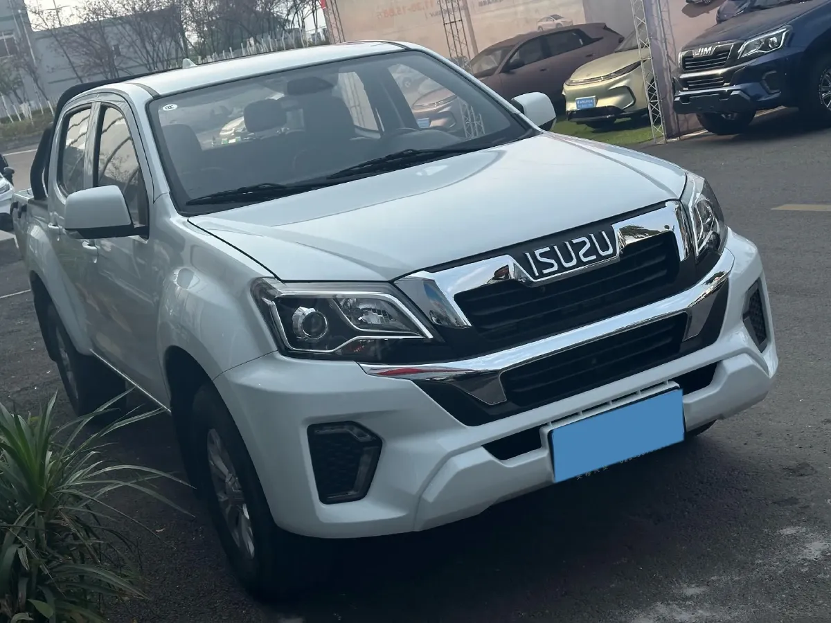 2023 Isuzu RE-MAX Jim 2.5T 143HP L4 6MT,autocango,china used car exporter,china ev exporter,chinese used car exporter,chinese used ev exporter