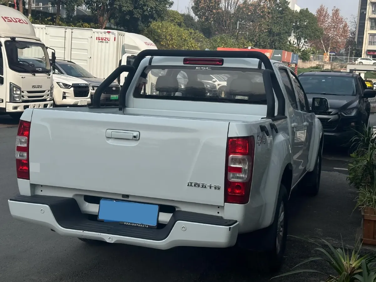 2023 Isuzu RE-MAX Jim 2.5T 143HP L4 6MT,autocango,china used car exporter,china ev exporter,chinese used car exporter,chinese used ev exporter