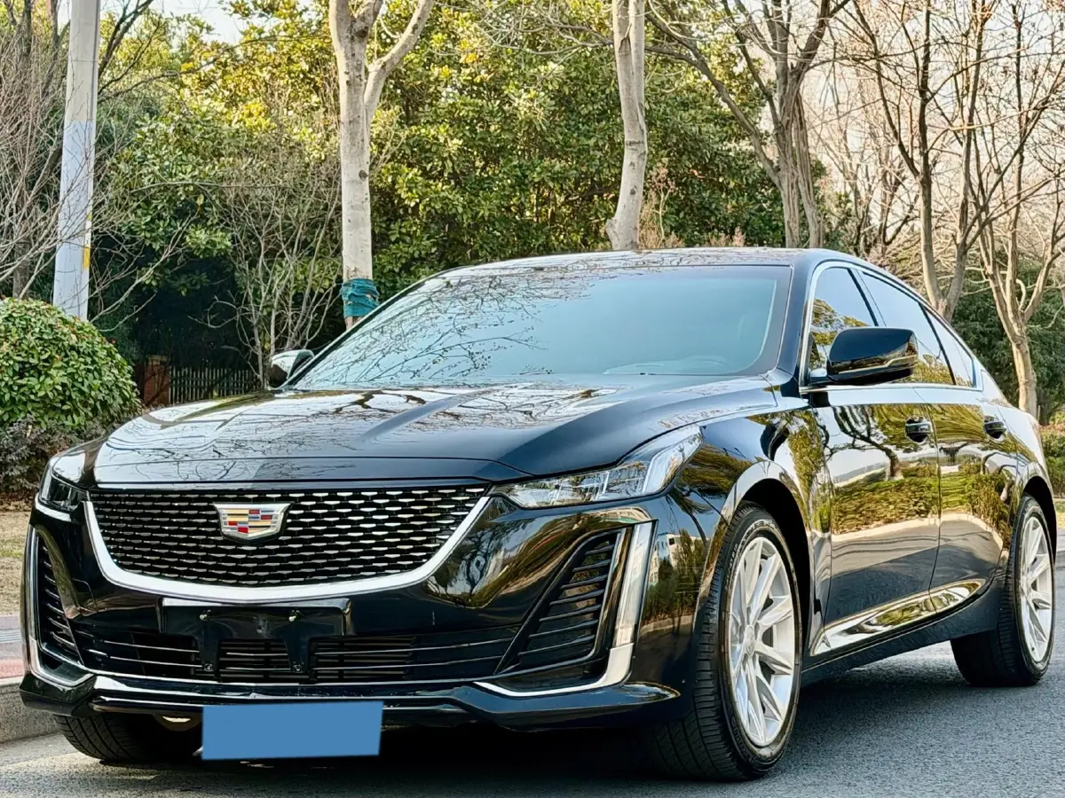2022 Cadillac CT5 2.0T 237HP L4 10AT