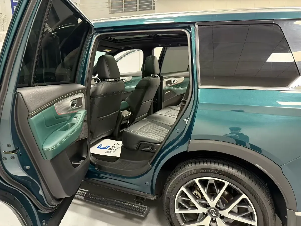 2022 GAC Trumpchi GS8 2.0T 252HP L4 8AT,autocango,china used car exporter,china ev exporter,chinese used car exporter,chinese used ev exporter