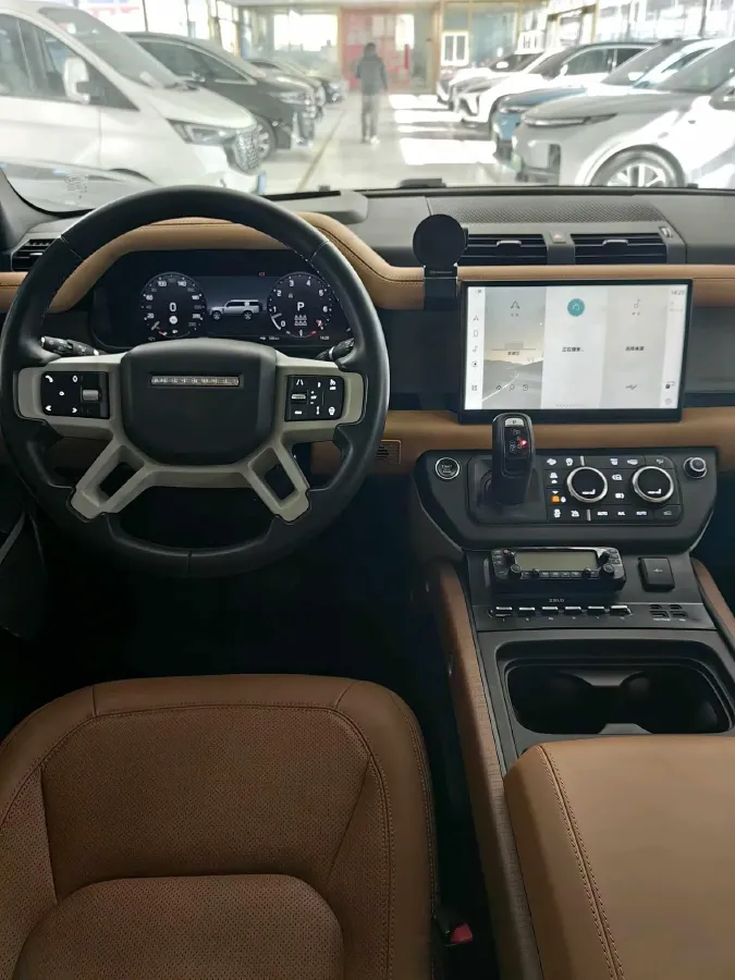 2023 Land Rover Defender 3.0T 400HP L6 8AT,autocango,china used car exporter,china ev exporter,chinese used car exporter,chinese used ev exporter