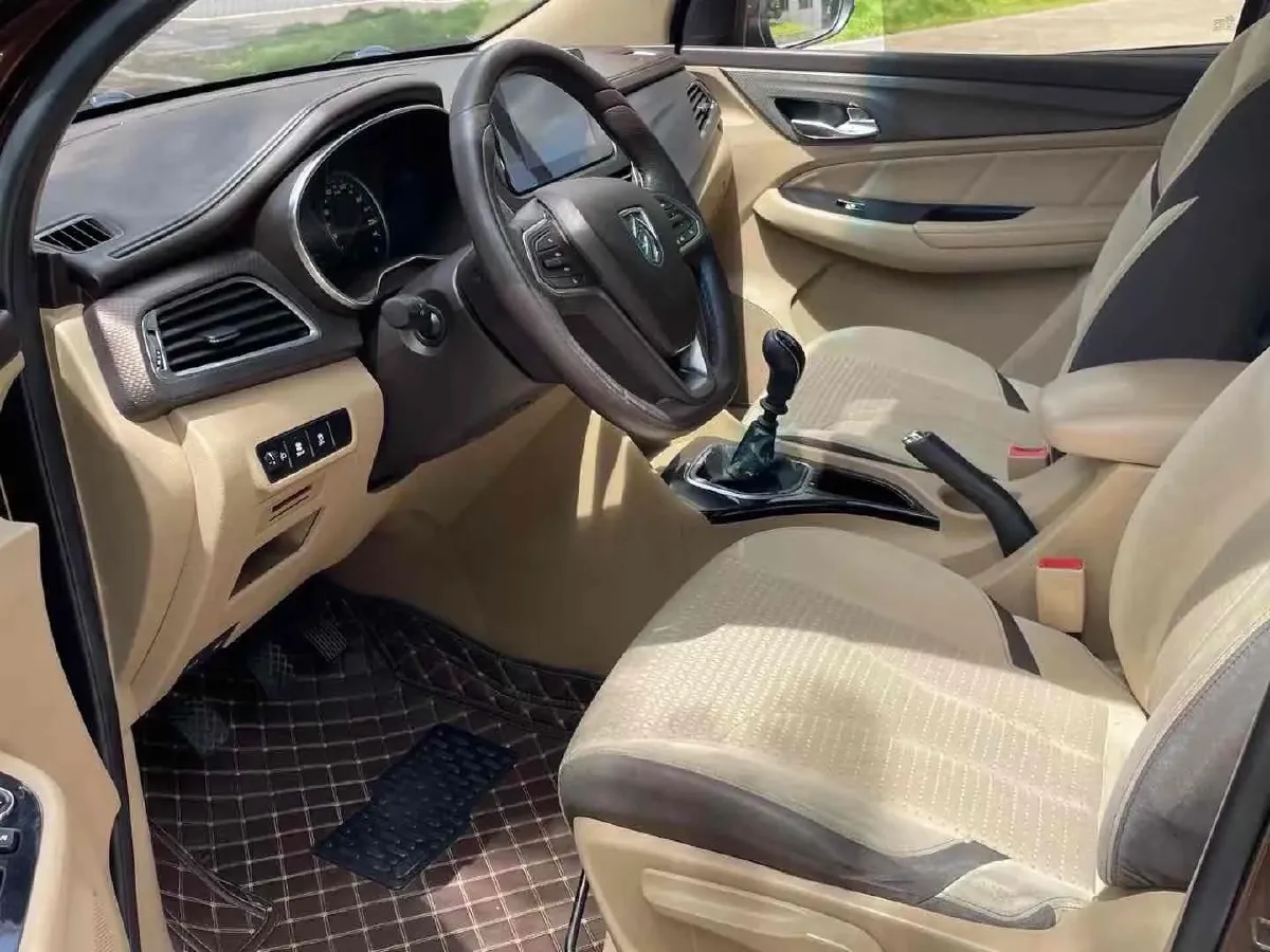 2017 BaoJun 730 1.5T 150HP L4 6MT,autocango,china used car exporter,china ev exporter,chinese used car exporter,chinese used ev exporter