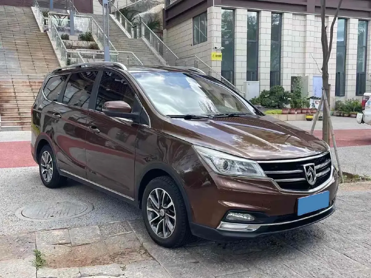 2017 BaoJun 730 1.5T 150HP L4 6MT,autocango,china used car exporter,china ev exporter,chinese used car exporter,chinese used ev exporter
