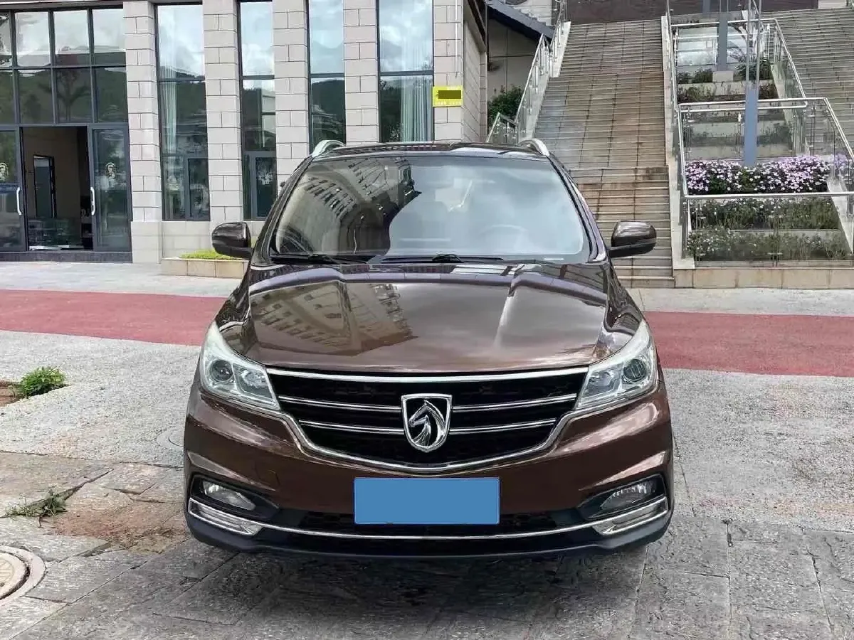2017 BaoJun 730 1.5T 150HP L4 6MT,autocango,china used car exporter,china ev exporter,chinese used car exporter,chinese used ev exporter