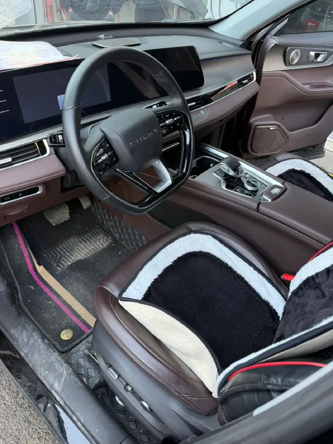 2024 Chery Tiggo 8 PRO 2.0T 254HP L4 7DCT,autocango,china used car exporter,china ev exporter,chinese used car exporter,chinese used ev exporter