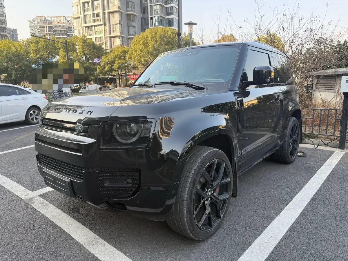 2022 Land Rover Defender 2.0T 300HP L4 8AT