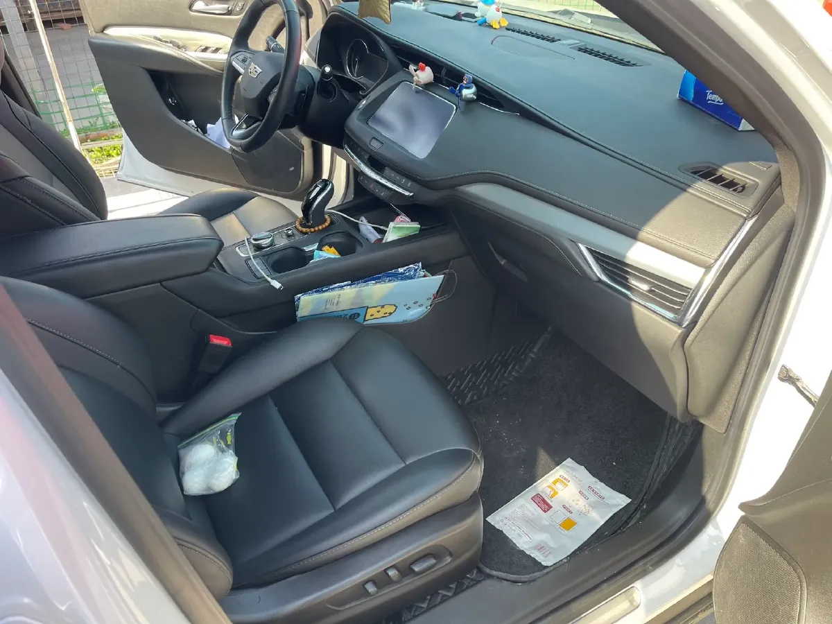 2022 Cadillac XT4 2.0T 237HP L4 9AT,autocango,china used car exporter,china ev exporter,chinese used car exporter,chinese used ev exporter