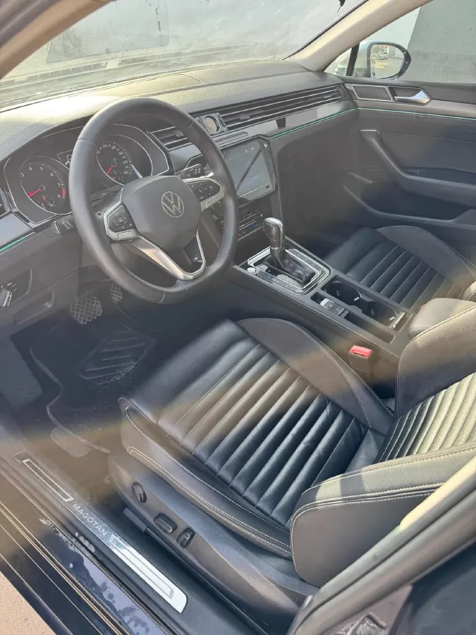 2020 Volkswagen Magotan 2.0T 186HP L4 7DCT,autocango,china used car exporter,china ev exporter,chinese used car exporter,chinese used ev exporter