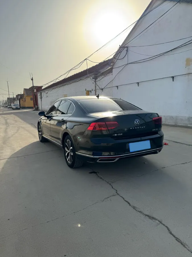 2020 Volkswagen Magotan 2.0T 186HP L4 7DCT,autocango,china used car exporter,china ev exporter,chinese used car exporter,chinese used ev exporter