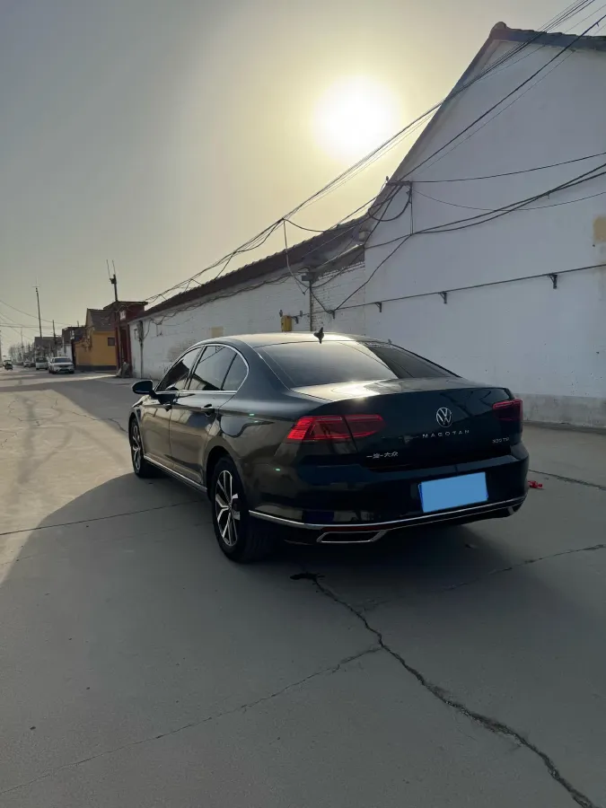 2020 Volkswagen Magotan 2.0T 186HP L4 7DCT,autocango,china used car exporter,china ev exporter,chinese used car exporter,chinese used ev exporter