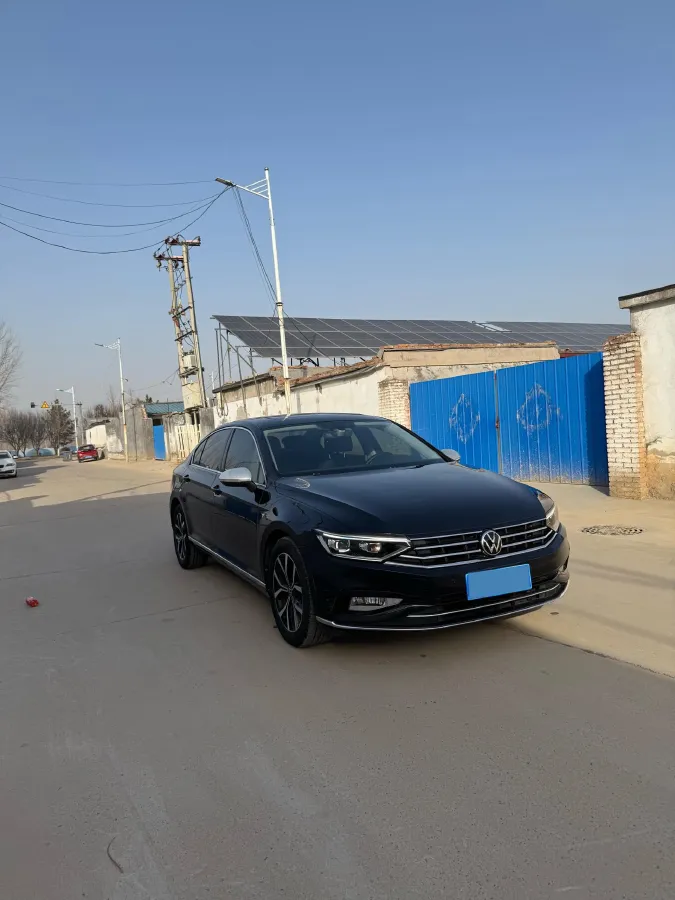 2020 Volkswagen Magotan 2.0T 186HP L4 7DCT,autocango,china used car exporter,china ev exporter,chinese used car exporter,chinese used ev exporter